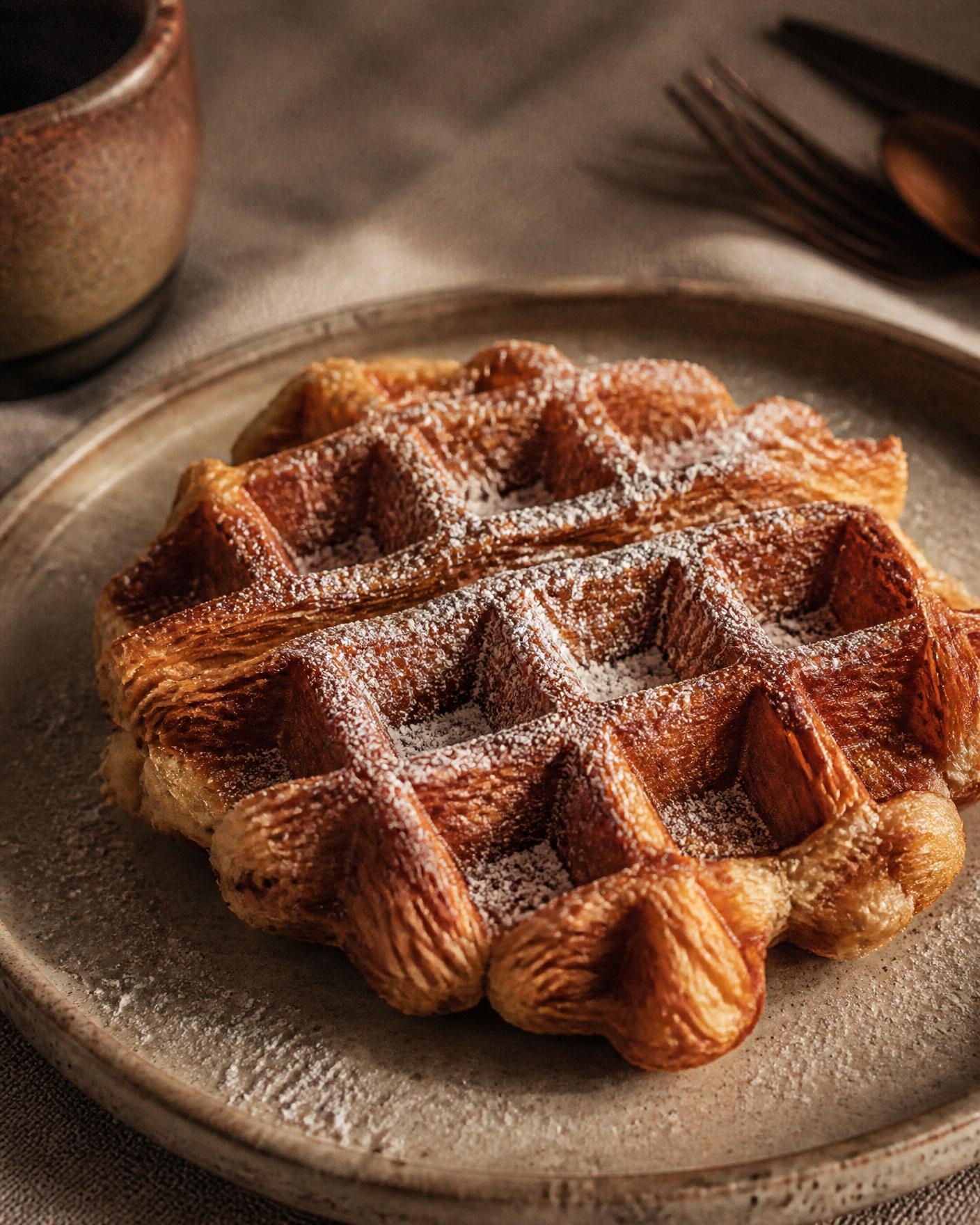 Original croffle with powdered sugar